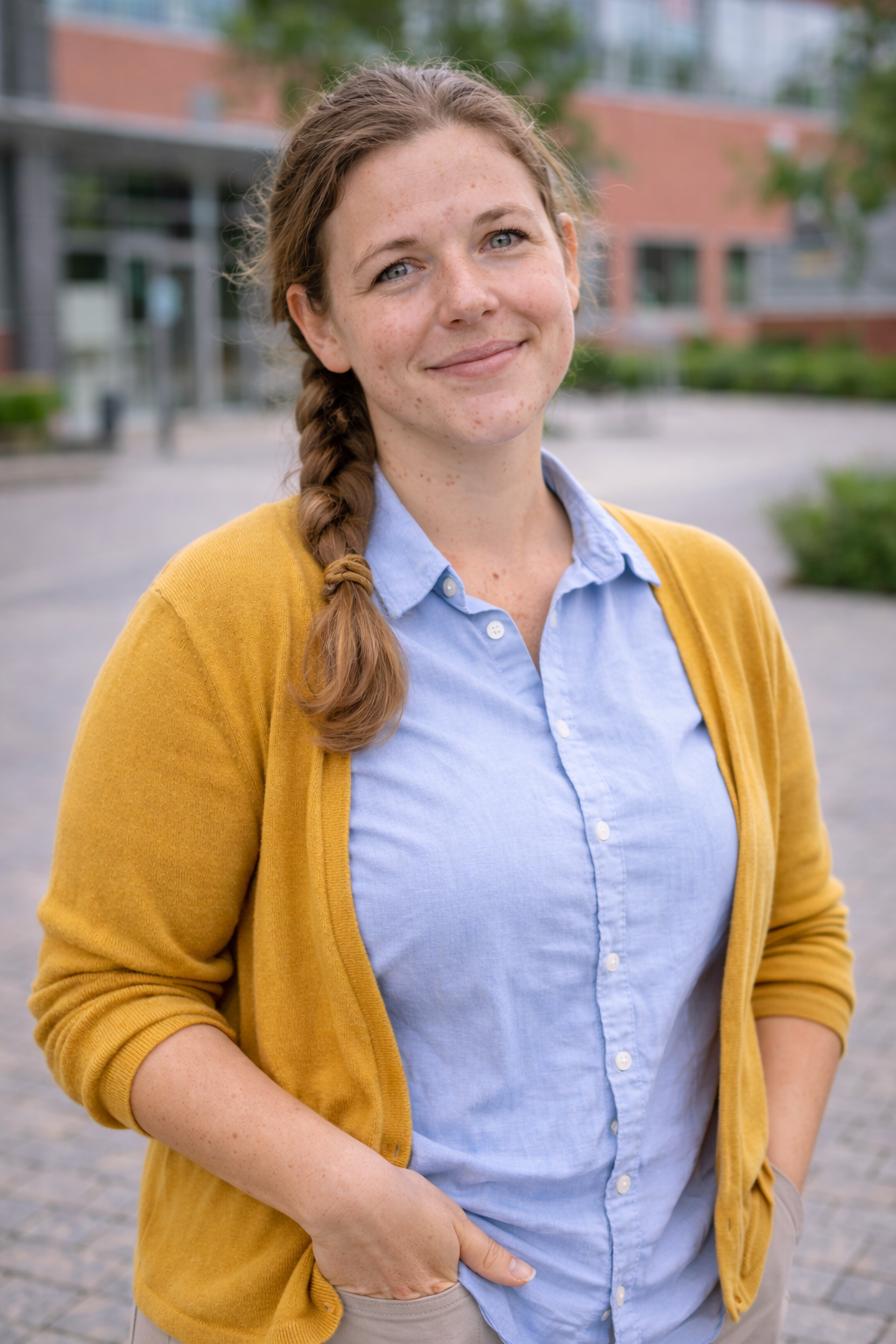 Lena, Lehrerin, 45